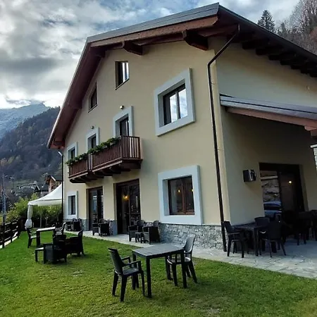 Della Luna Hotel *