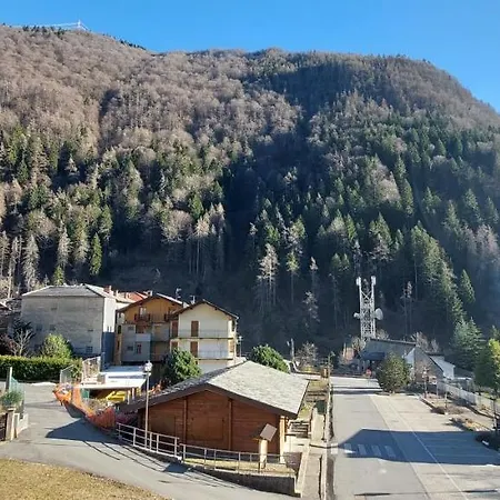فندق Della Luna Ronco Canavese