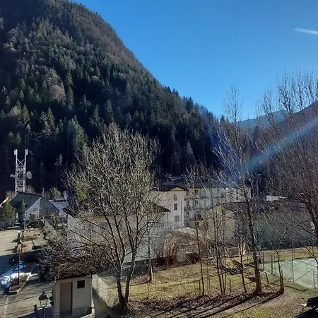 Della Luna Hotel *